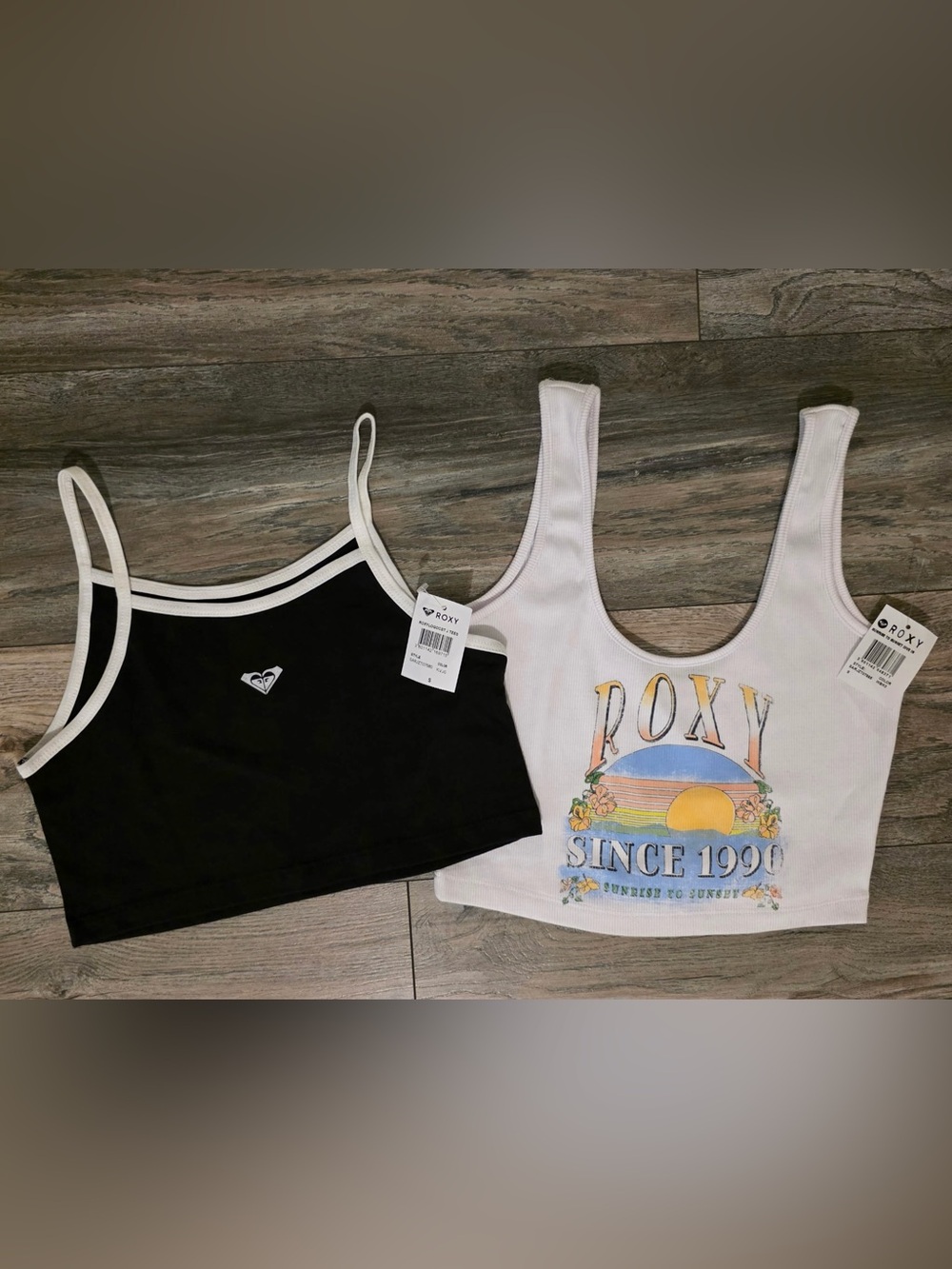 Set of 2 Roxy crops- vintage 90s 🔥